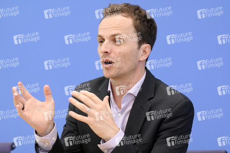 Bundespressekonferenz 'Ergebnisse zur Bürgerdebatte gerechte Steuern und Finanzen' in Berlin