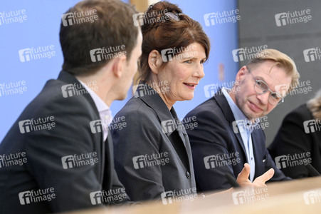 Bundespressekonferenz 'Ergebnisse zur Bürgerdebatte gerechte Steuern und Finanzen' in Berlin