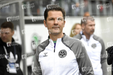 Benefiz-Fußballspiel 'Kicken mit Stars' in Hannover