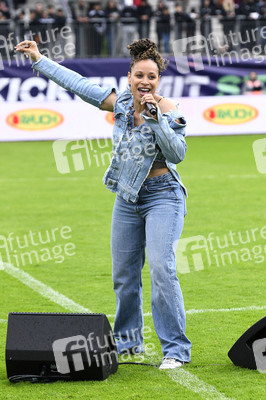 Benefiz-Fußballspiel 'Kicken mit Stars' in Hannover