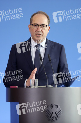 Pressestatement von Alexander Dobrindt in Berlin