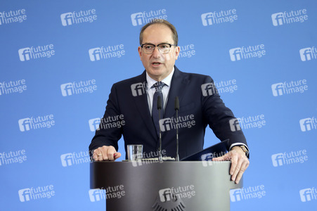 Pressestatement von Alexander Dobrindt in Berlin