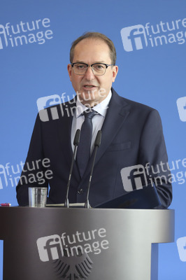 Pressestatement von Alexander Dobrindt in Berlin