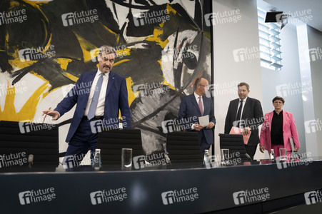 Pressekonferenz nach der ersten Sitzung des Koalitionsausschusses in Berlin