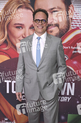 Präsenttion 'Holiday Touchdown: A Chiefs Love Story' und 'Finding Mr. Christmas'