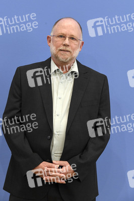 Bundespressekonferenz Friedensgutachten 2025 in Berlin