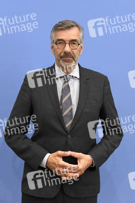 Bundespressekonferenz Friedensgutachten 2025 in Berlin