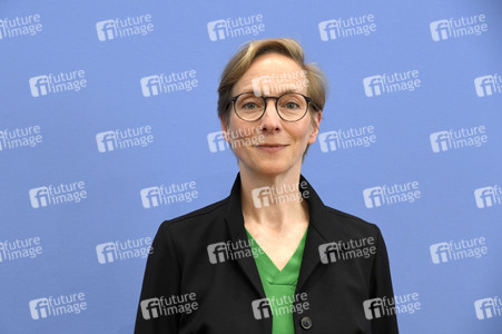 Bundespressekonferenz Friedensgutachten 2025 in Berlin