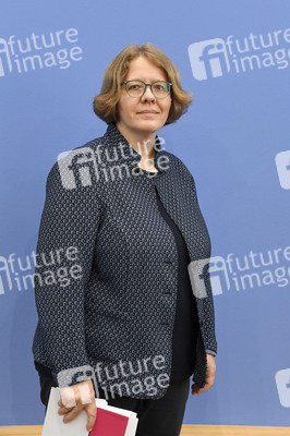 Bundespressekonferenz Friedensgutachten 2025 in Berlin