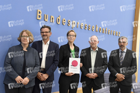 Bundespressekonferenz Friedensgutachten 2025 in Berlin