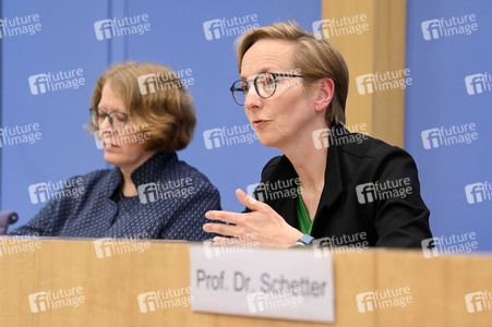 Bundespressekonferenz Friedensgutachten 2025 in Berlin