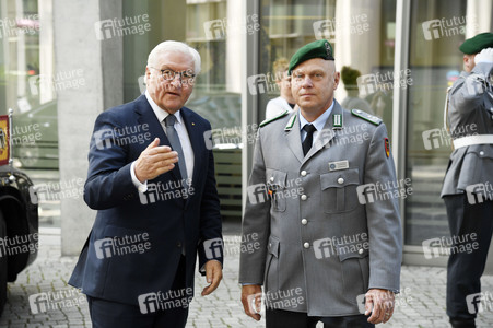 Besuch des Bundespräsidenten im Veteranenbüro der Bundeswehr in Berlin