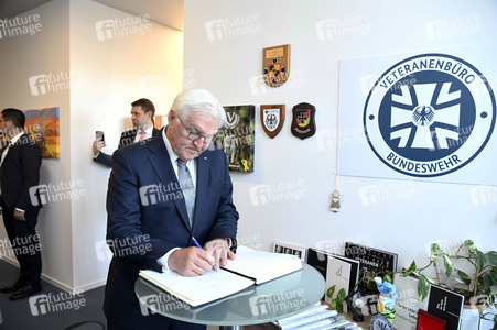 Besuch des Bundespräsidenten im Veteranenbüro der Bundeswehr in Berlin