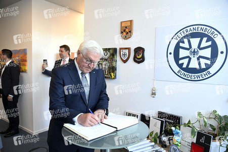 Besuch des Bundespräsidenten im Veteranenbüro der Bundeswehr in Berlin