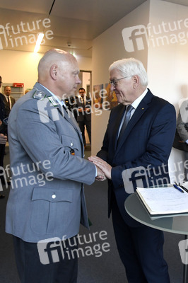 Besuch des Bundespräsidenten im Veteranenbüro der Bundeswehr in Berlin