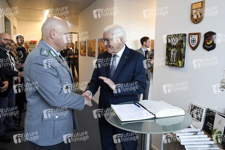 Besuch des Bundespräsidenten im Veteranenbüro der Bundeswehr in Berlin