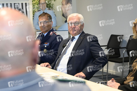 Besuch des Bundespräsidenten im Veteranenbüro der Bundeswehr in Berlin