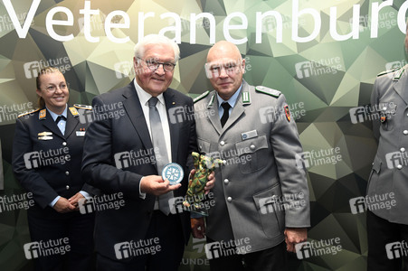 Besuch des Bundespräsidenten im Veteranenbüro der Bundeswehr in Berlin