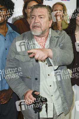 Serienpremiere 'Hundertdreizehn' auf dem Seriencamp Festival 2025 in Köln