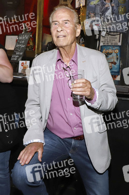 Songpremiere mit Michael Holm in Hamburg