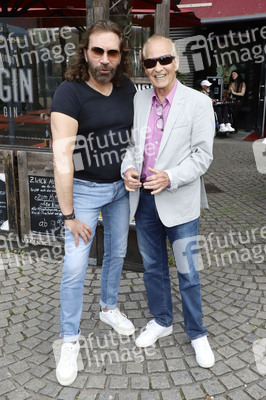 Songpremiere mit Michael Holm in Hamburg