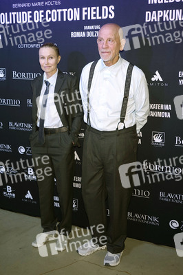 Theaterpremiere 'Solitude of Cotton Fields - In der Einsamkeit der Baumwollfelder' in Berlin