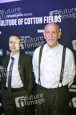 Theaterpremiere 'Solitude of Cotton Fields - In der Einsamkeit der Baumwollfelder' in Berlin