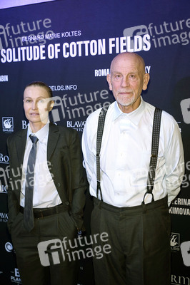 Theaterpremiere 'Solitude of Cotton Fields - In der Einsamkeit der Baumwollfelder' in Berlin