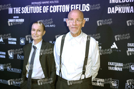 Theaterpremiere 'Solitude of Cotton Fields - In der Einsamkeit der Baumwollfelder' in Berlin