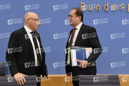 Bundespressekonferenz zur Vorstellung des Verfassungsschutzberichtes 2024 in Berlin