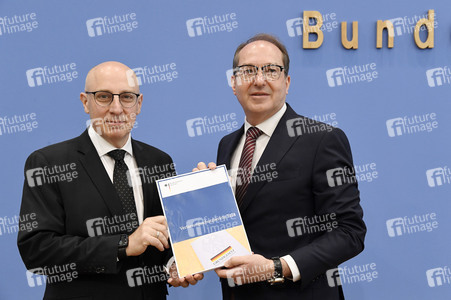 Bundespressekonferenz zur Vorstellung des Verfassungsschutzberichtes 2024 in Berlin