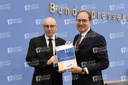 Bundespressekonferenz zur Vorstellung des Verfassungsschutzberichtes 2024 in Berlin