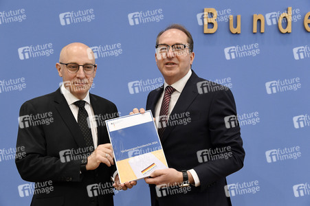 Bundespressekonferenz zur Vorstellung des Verfassungsschutzberichtes 2024 in Berlin