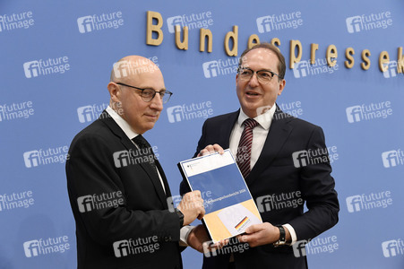 Bundespressekonferenz zur Vorstellung des Verfassungsschutzberichtes 2024 in Berlin