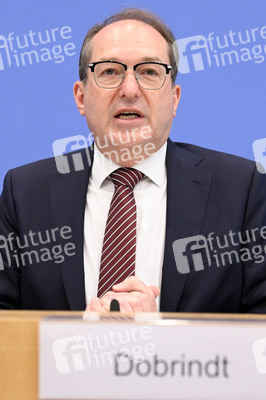 Bundespressekonferenz zur Vorstellung des Verfassungsschutzberichtes 2024 in Berlin