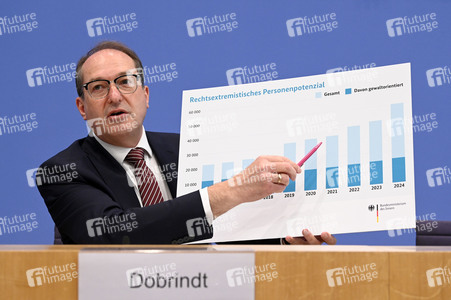 Bundespressekonferenz zur Vorstellung des Verfassungsschutzberichtes 2024 in Berlin