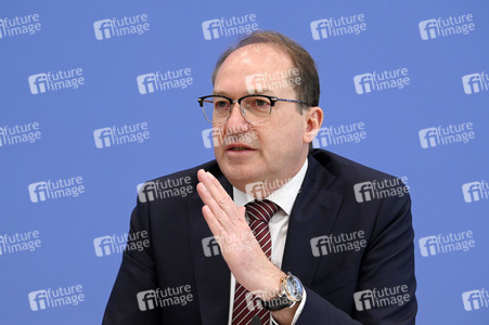 Bundespressekonferenz zur Vorstellung des Verfassungsschutzberichtes 2024 in Berlin