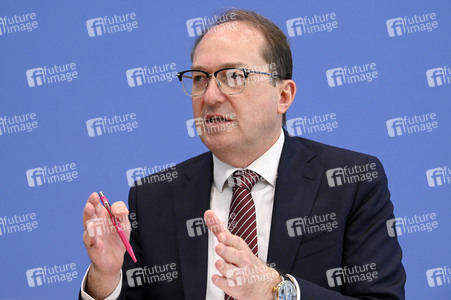 Bundespressekonferenz zur Vorstellung des Verfassungsschutzberichtes 2024 in Berlin