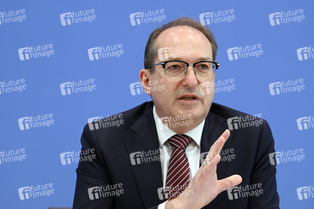 Bundespressekonferenz zur Vorstellung des Verfassungsschutzberichtes 2024 in Berlin