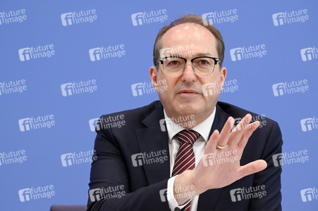 Bundespressekonferenz zur Vorstellung des Verfassungsschutzberichtes 2024 in Berlin