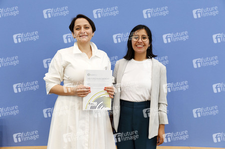 Bundespressekonferenz 'Deutschland als Zwischenstation' in Berlin