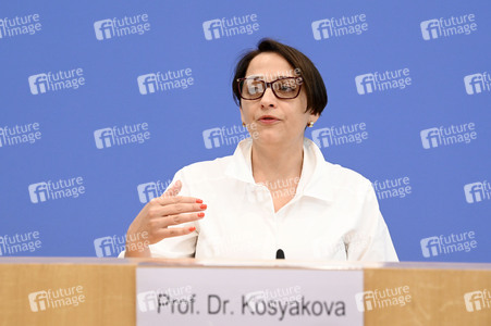 Bundespressekonferenz 'Deutschland als Zwischenstation' in Berlin