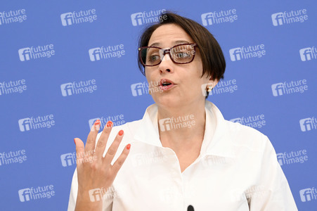 Bundespressekonferenz 'Deutschland als Zwischenstation' in Berlin