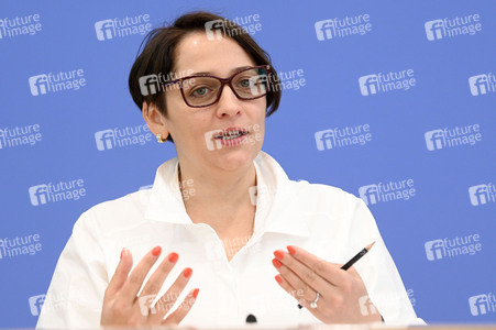 Bundespressekonferenz 'Deutschland als Zwischenstation' in Berlin