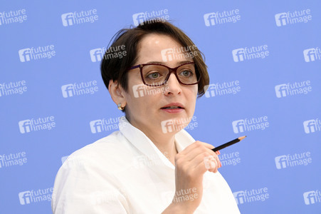 Bundespressekonferenz 'Deutschland als Zwischenstation' in Berlin