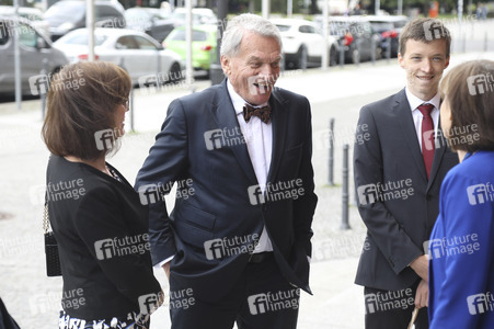 Eintragung des Oberbürgermeisters von Prag in des Goldene Buch von Berlin