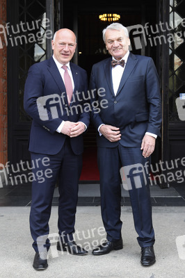 Eintragung des Oberbürgermeisters von Prag in des Goldene Buch von Berlin