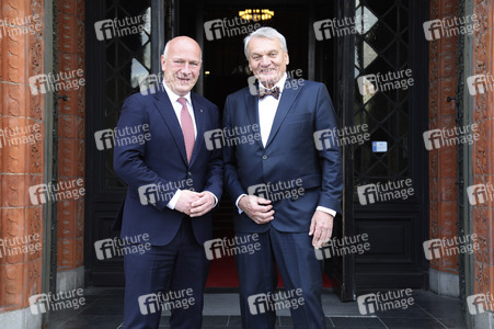 Eintragung des Oberbürgermeisters von Prag in des Goldene Buch von Berlin