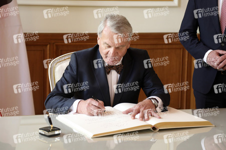 Eintragung des Oberbürgermeisters von Prag in des Goldene Buch von Berlin