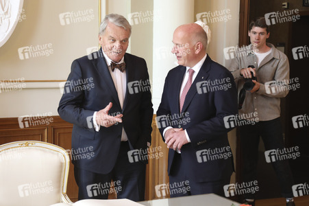 Eintragung des Oberbürgermeisters von Prag in des Goldene Buch von Berlin